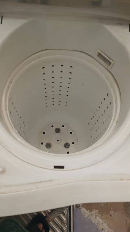 Kenwood/cyclone/washing/drying/washer/dryer 3