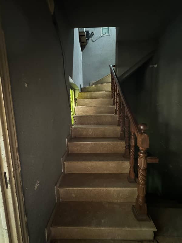 Triple Storey House Gas Water Electricity . Full Furnished House 2