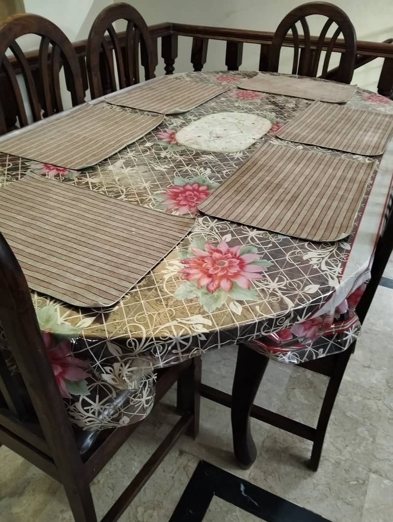 dining table and chairs 0