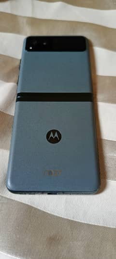 Motorola RAZR 12/128GB 2023 flip screen (Non PTA)