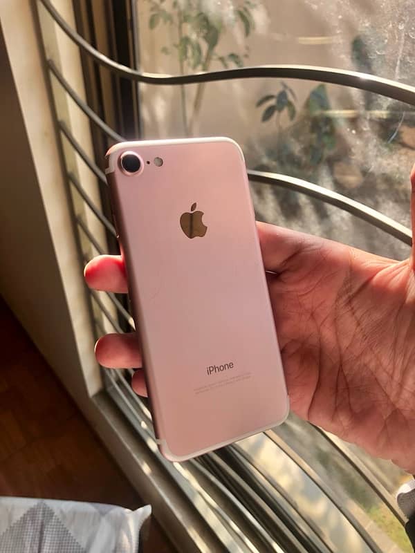 iPhone 7 128GB PTA Approved for Sale in Lahore 0