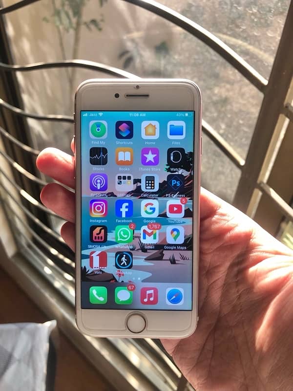 iPhone 7 128GB PTA Approved for Sale in Lahore 2