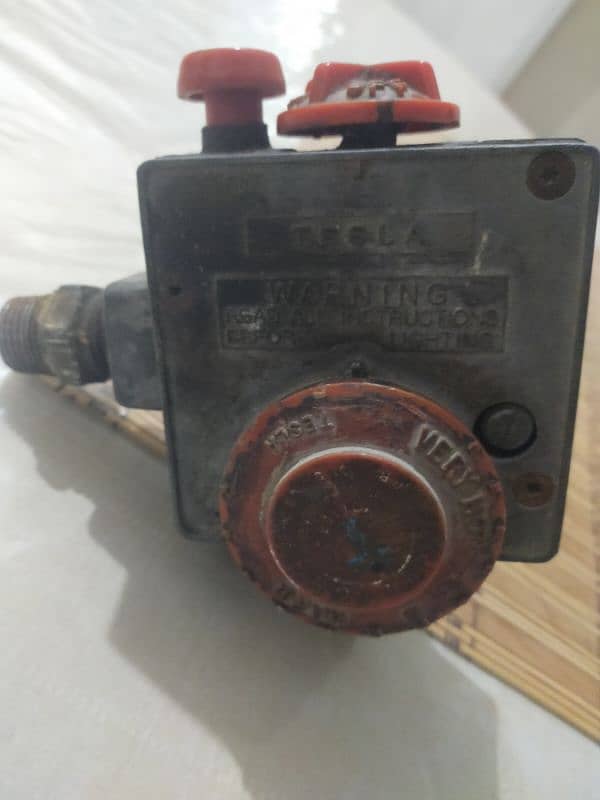 Tesla Geyser Thermostat with accessories. Perfect condition 0