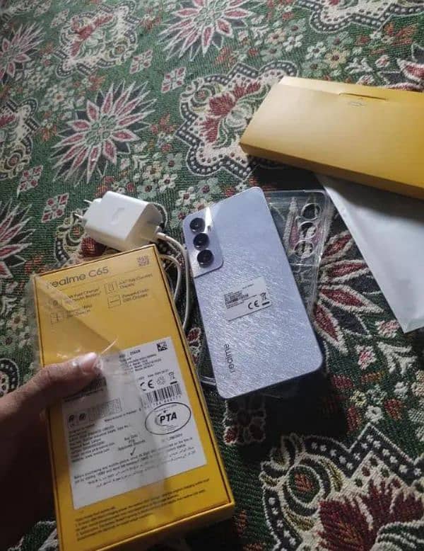 Realme C65 0