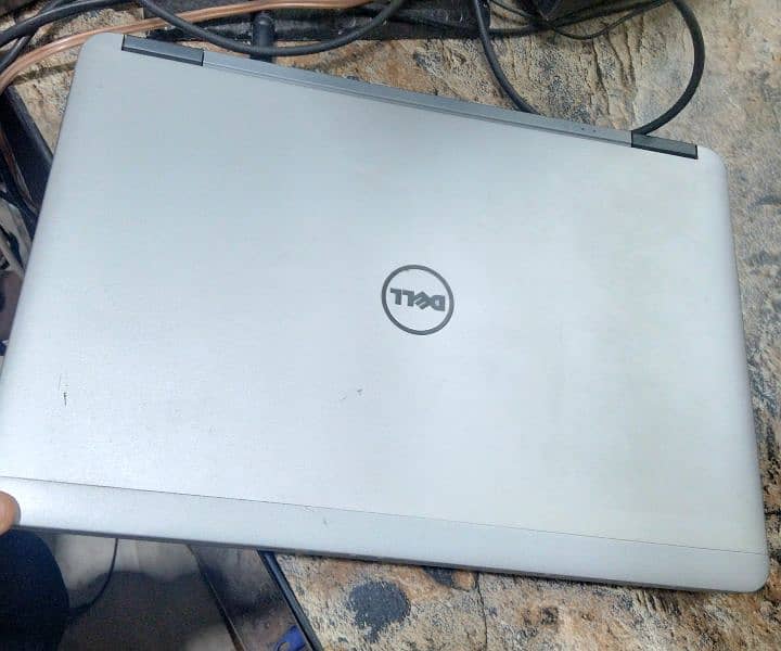 Dell Latitude E7240 1