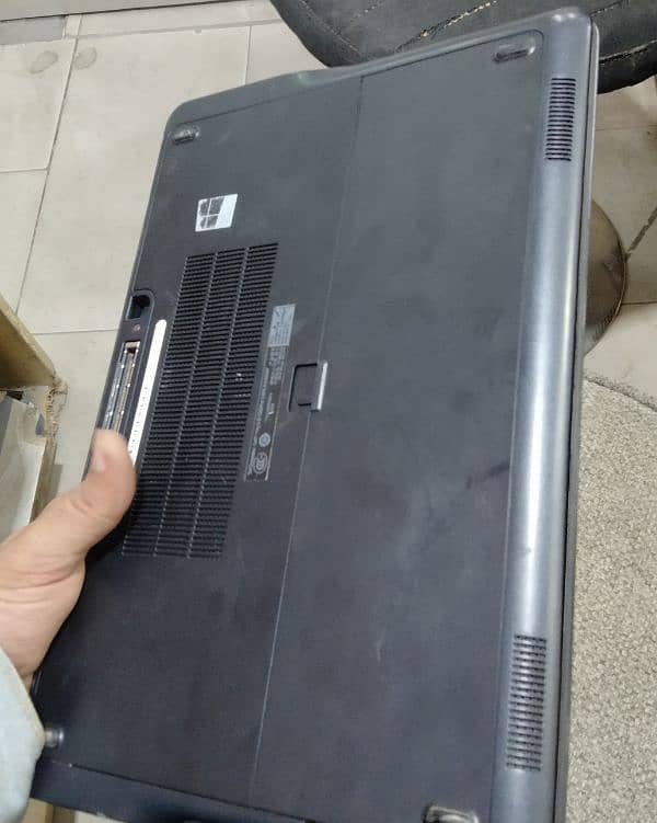 Dell Latitude E7240 3