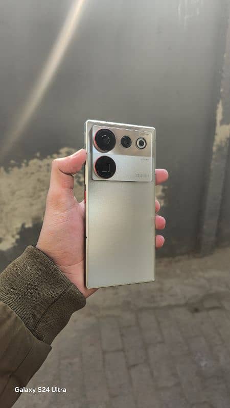 Nubia z50 Ultra 4