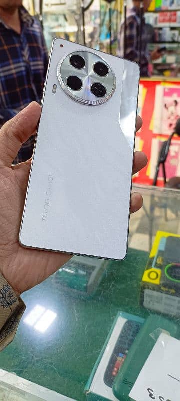 tecno canon 30 loye 8+8 16gb 256gb 15 dey used 10 bye 10 box charger 2