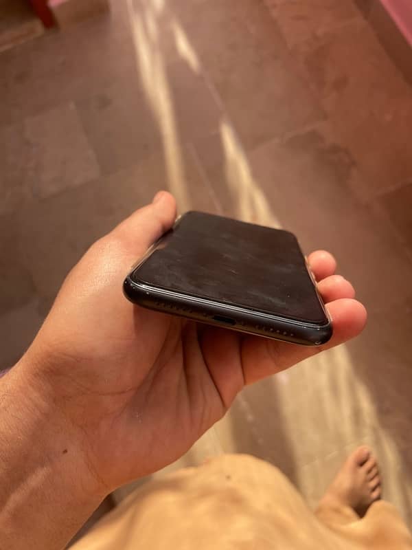 iPhone xr All okay BH 90 Orignal 64 gb koi fault nh ha 6