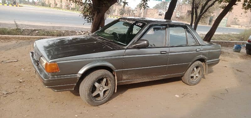 Nissan Sunny 1989 3