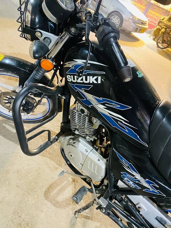 Suzuki GS 150 2021 1