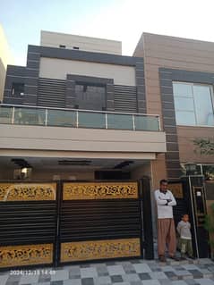 8 Marla Upper Portion Available on Rent in Umer Block of Bahria Town Lahore