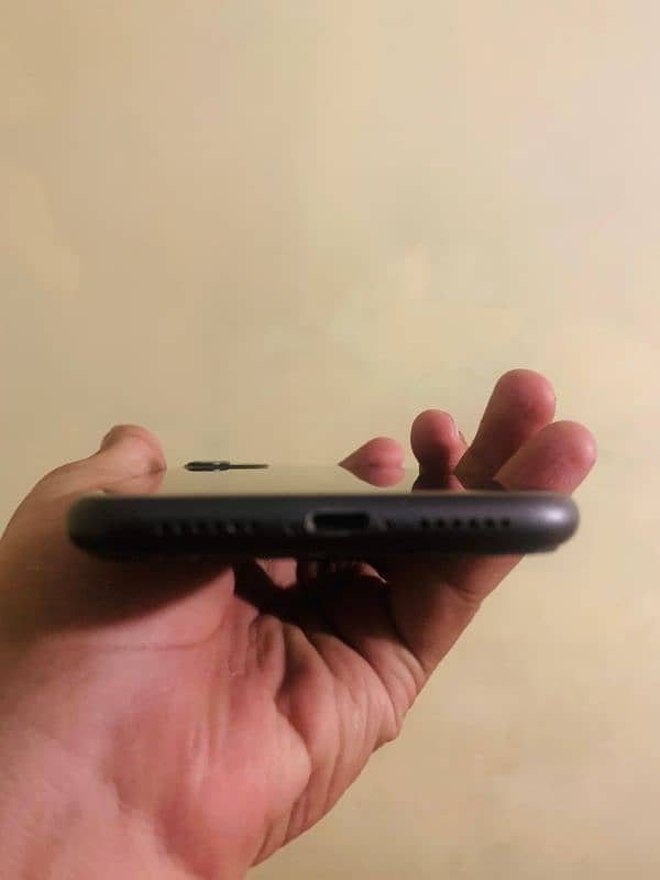 IPHONE 11 Selling 1