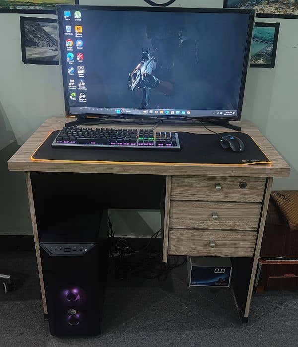 Gaming PC with complete setup 1