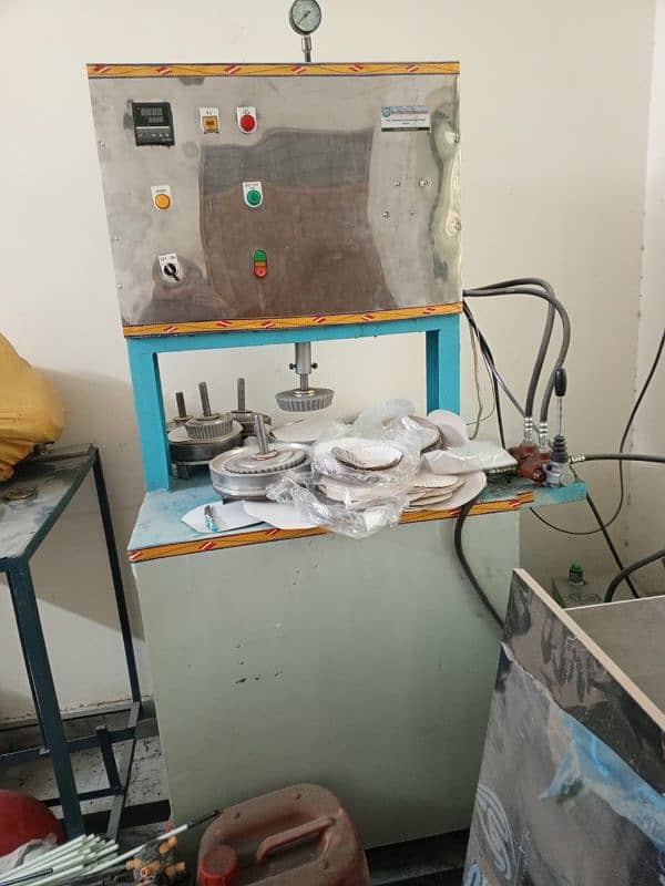 double dye cardboard  plate making machine 0