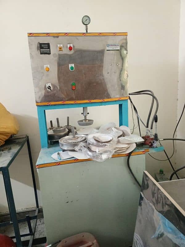 double dye cardboard  plate making machine 2