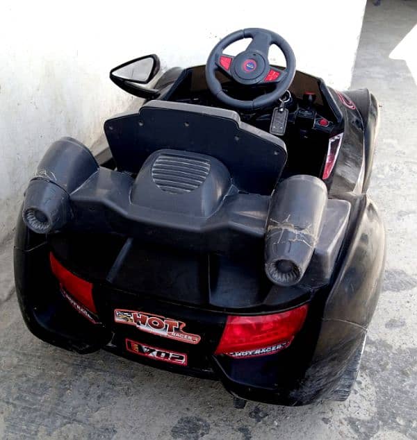 Good Condition Electric Kid's Car 4