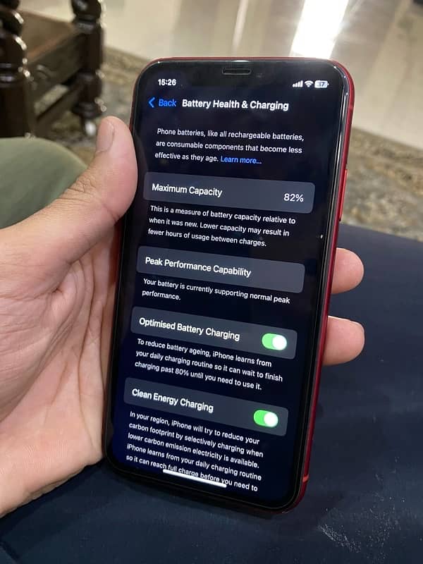 iPhone XR  128 gb 4