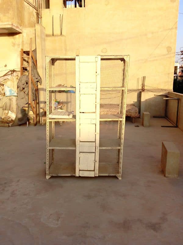 hen cage available 10