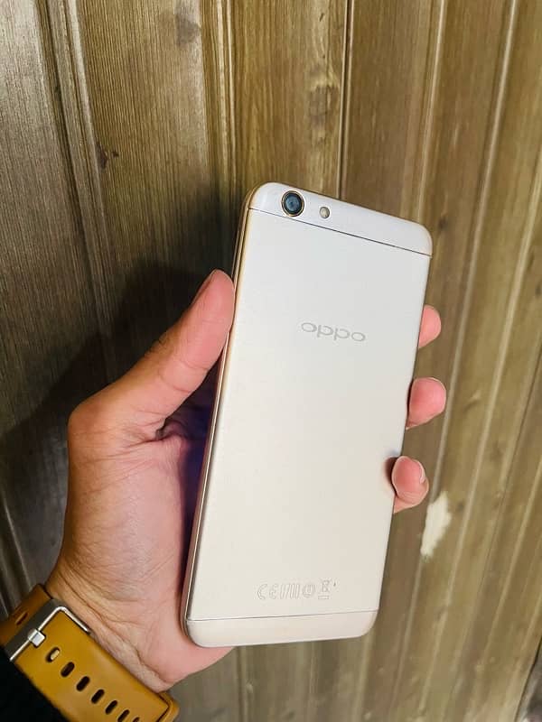 Oppo F1s 1