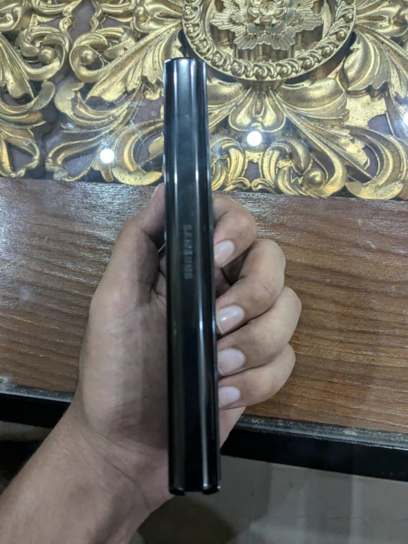 Samsung Galaxy Z Fold2 5G 1