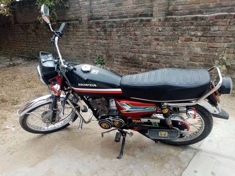 honda 125 2011 modal lush condition gujrat number 1