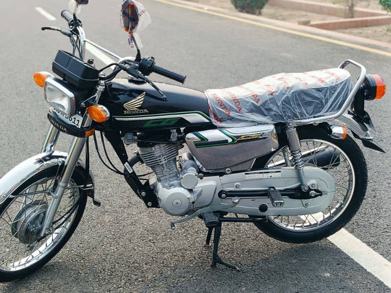 Honda 125, 2023 model 5