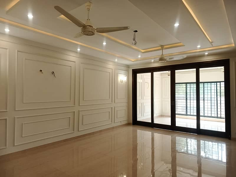 10 MARLA LOWER PORTION FOR RENT BRAND NEW LUXURY PORTION IN BAHRIA TOWN LAHORE 4