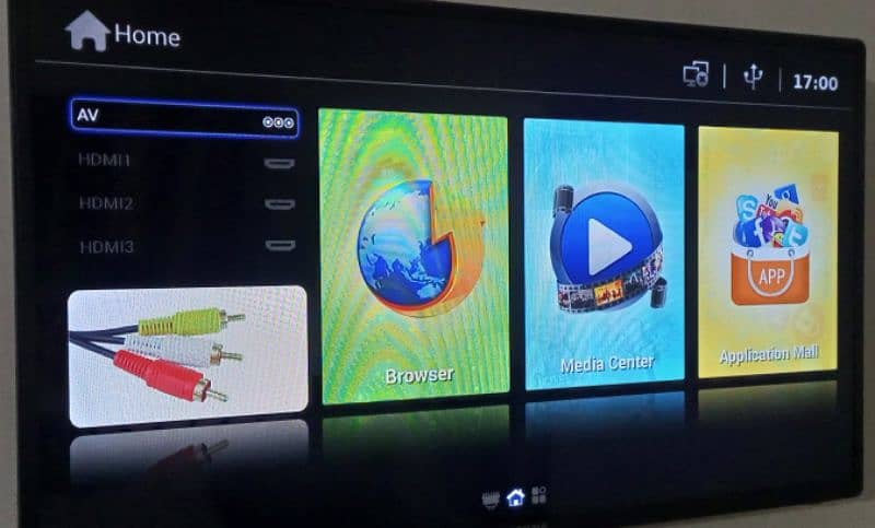 32 inch SAMSUNG smart tv excelent condition. EcoStar LED non android 1