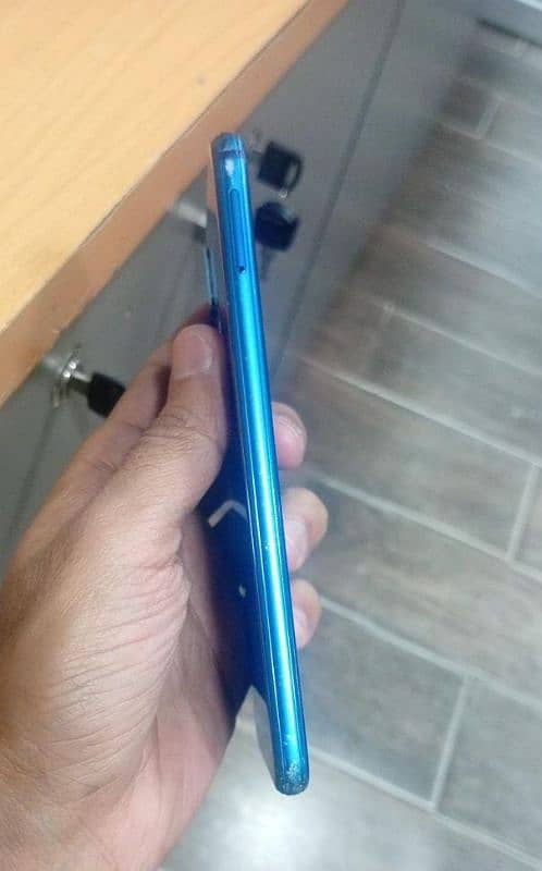 Huawei P20 Lite blue color in good condition with box 1