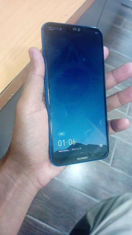 Huawei P20 Lite blue color in good condition with box 2