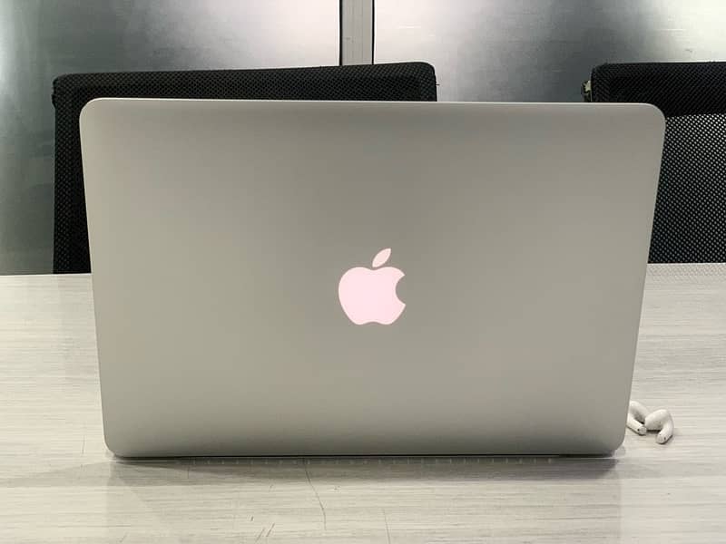 Apple MacBook Pro 2015 | 13 inches | Intel Core i5 Laptop for sale 3