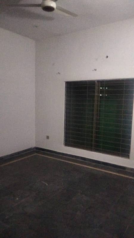 10 MARLA LOWER PORTION FOR RENT IN LDA AVENUE LAHORE 5