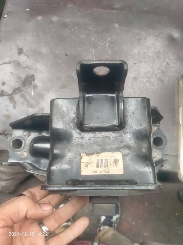 Kia spotig left engine mounting 2