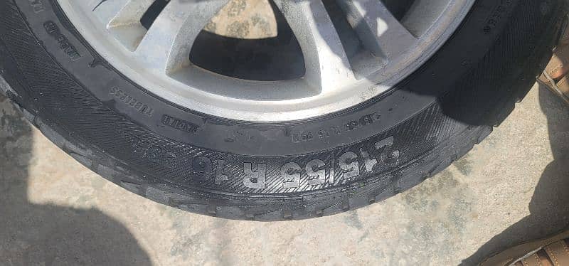 Alloy Rims with Tyres 8