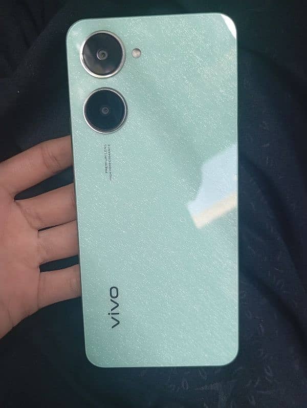 Vivo y03t only 20 days use 4+4/64 0