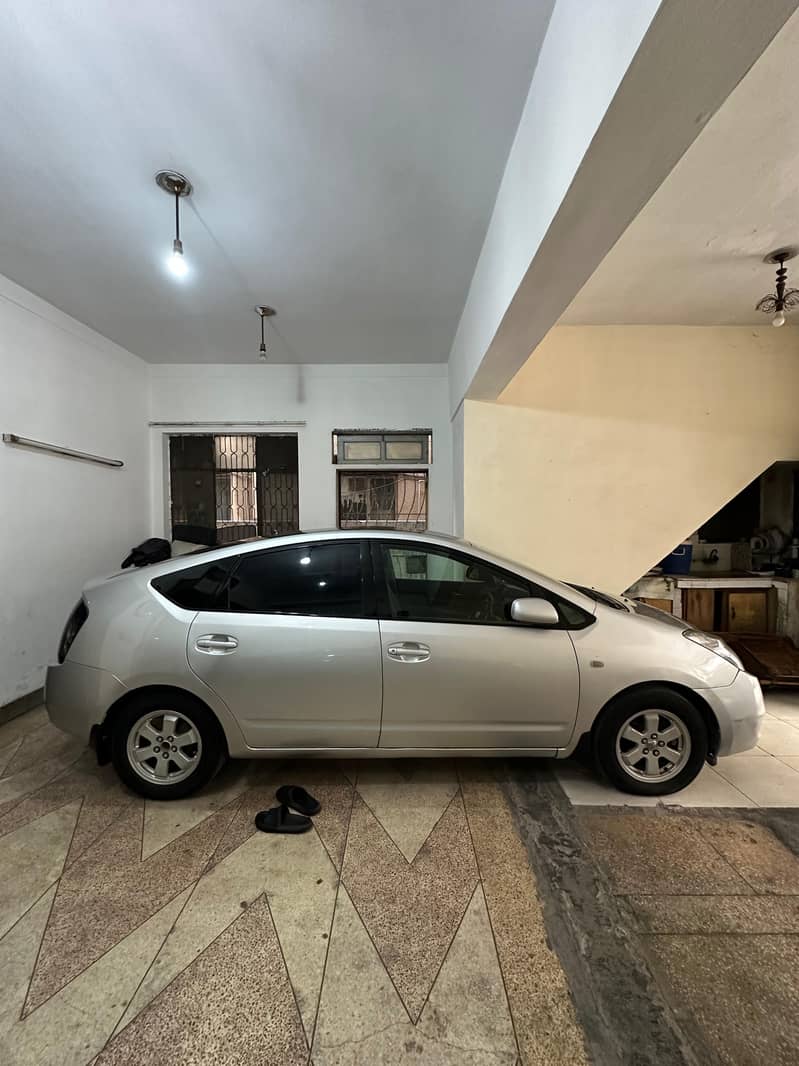 Toyota Prius 2010 1500cc 4