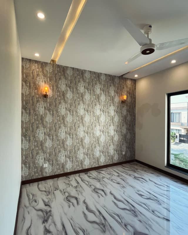 5 Marla Beautiful house For Rent In Park View City Lahore. 3