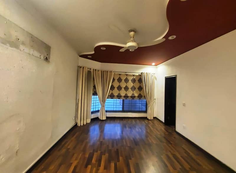 01 Kanal 3 Bed Rooms Beautiful Upper Portion Available For Rent in DHA Phase 1 Lahore Cantt 0