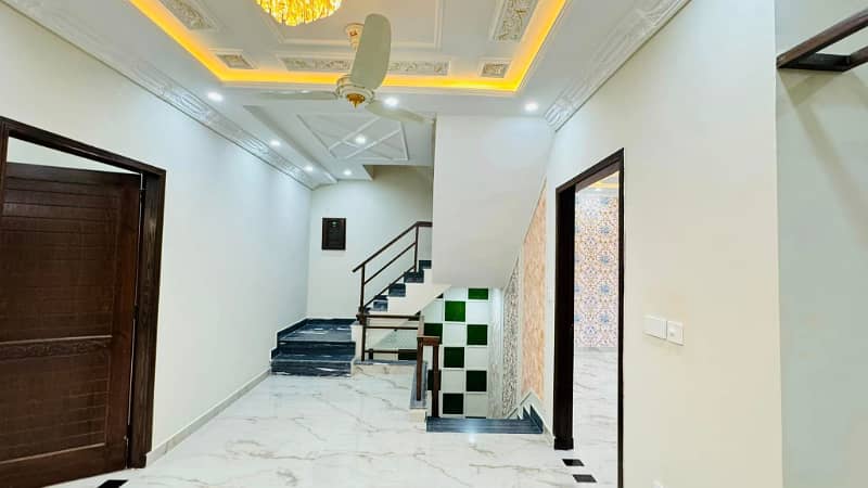 5 Marla Full house For Rent In Park View City Lahore. 2