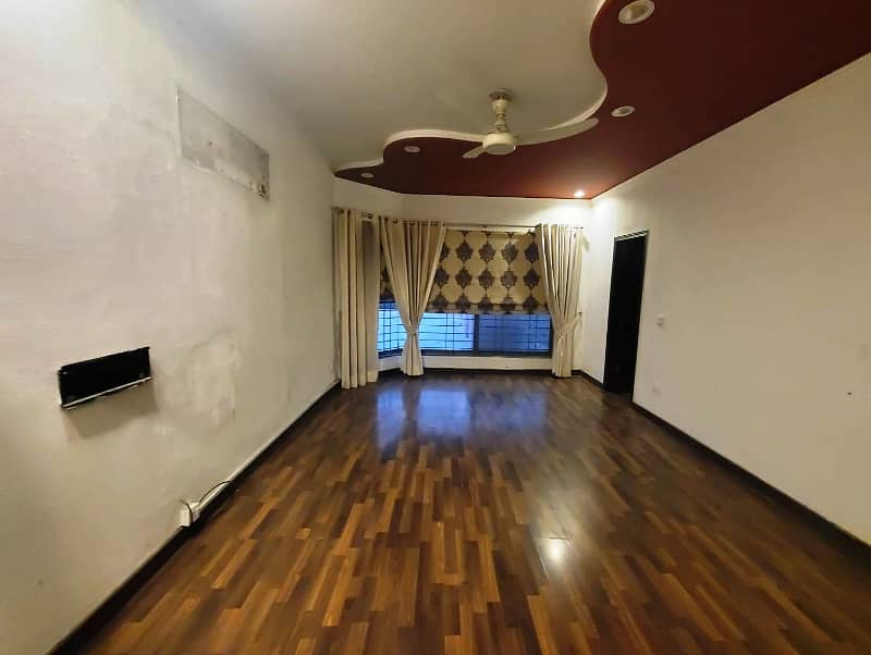 01 Kanal 3 Bed Rooms Beautiful Upper Portion Available For Rent in DHA Phase 1 Lahore Cantt 5