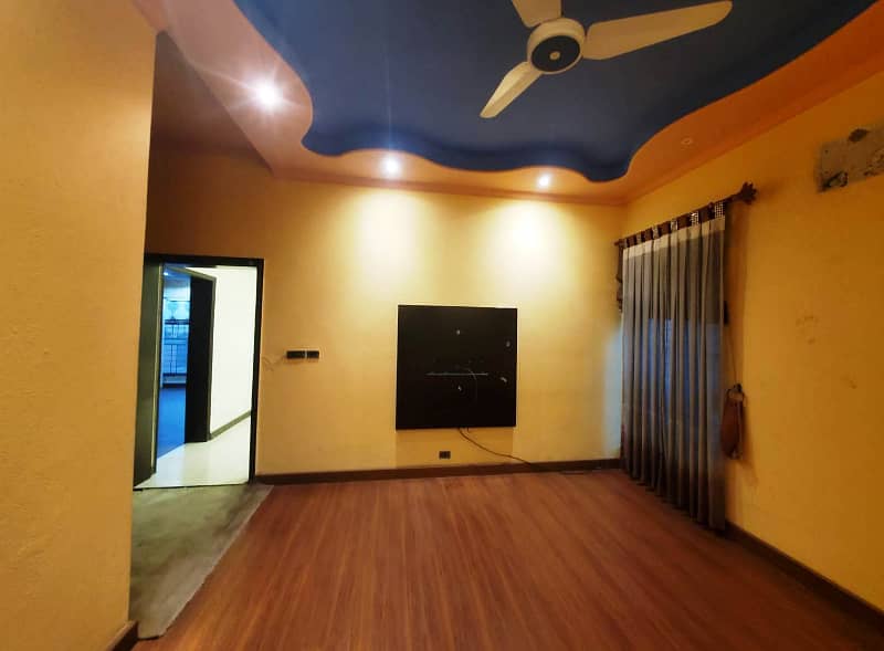 01 Kanal 3 Bed Rooms Beautiful Upper Portion Available For Rent in DHA Phase 1 Lahore Cantt 7