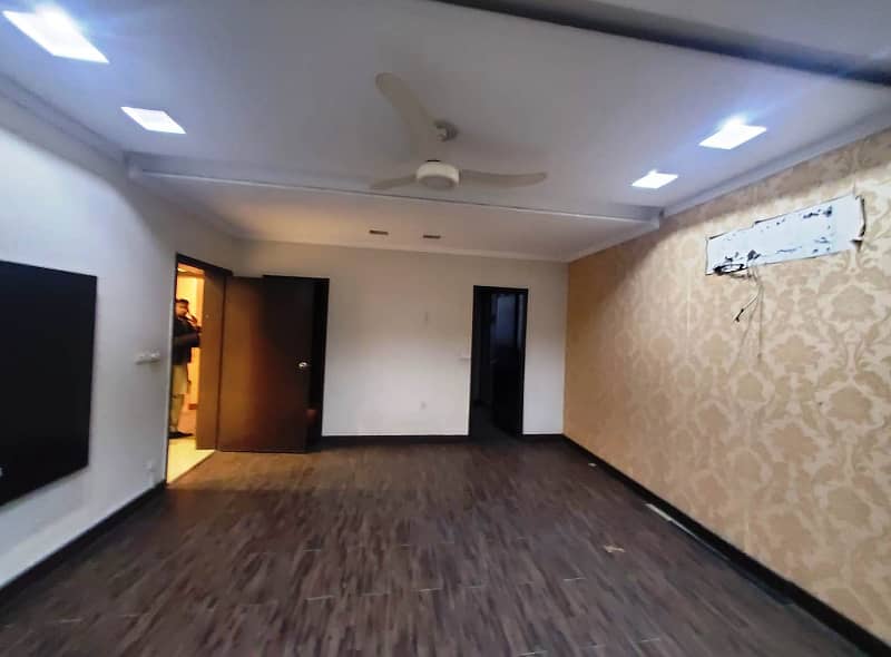 01 Kanal 3 Bed Rooms Beautiful Upper Portion Available For Rent in DHA Phase 1 Lahore Cantt 12