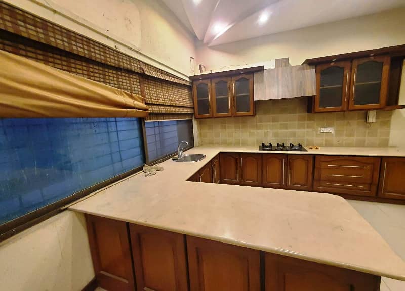 01 Kanal 3 Bed Rooms Beautiful Upper Portion Available For Rent in DHA Phase 1 Lahore Cantt 16