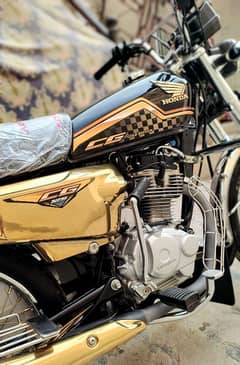 Honda 125 SE gold edition model 2024 pka