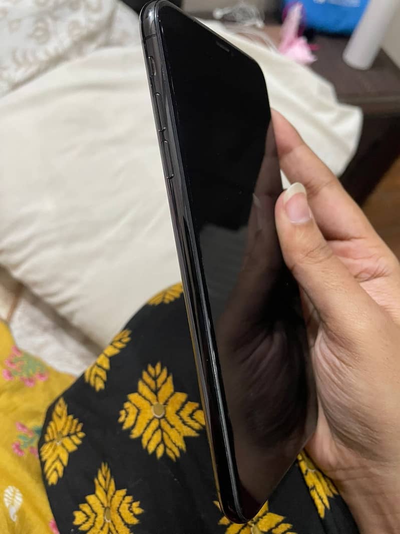 iPhone Xs Max NON PTA 256GB 7