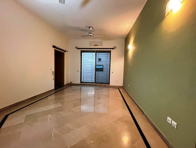 01 Kanal 3 Bed Rooms Beautiful Upper Portion Available For Rent in DHA Phase 1 Lahore Cantt 3