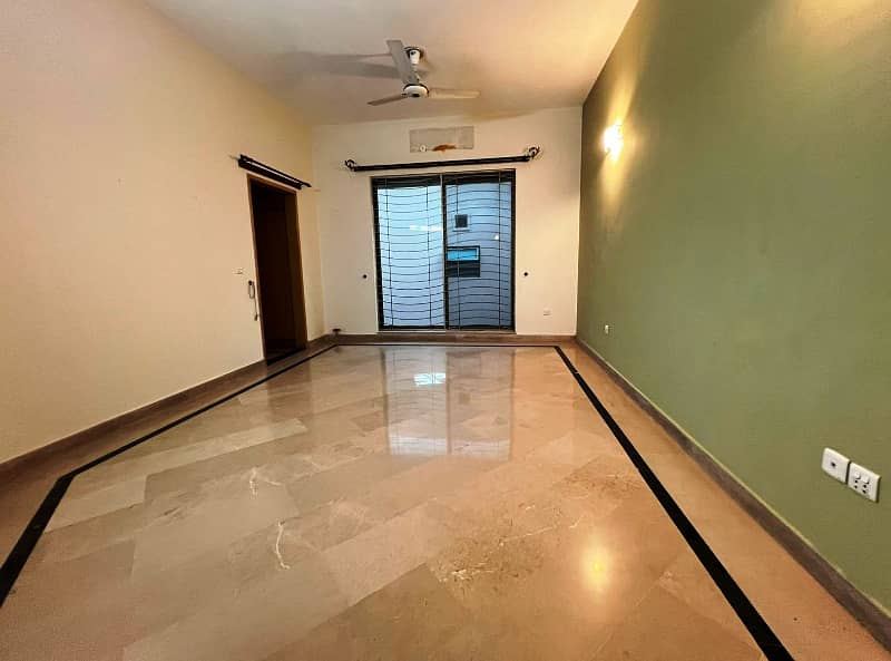 01 Kanal 3 Bed Rooms Beautiful Upper Portion Available For Rent in DHA Phase 1 Lahore Cantt 5