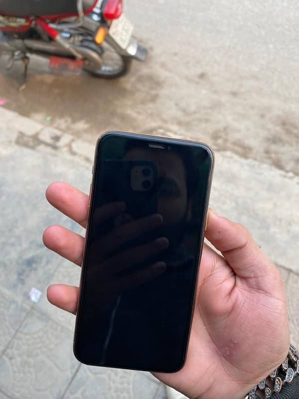 IPHONE 11 pro 1