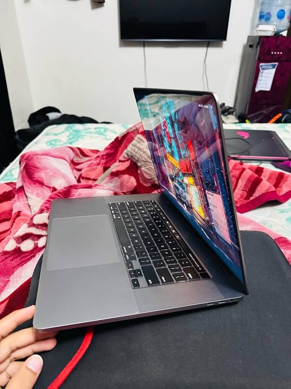 MacBook Pro 2019 16-inch 512GB 2